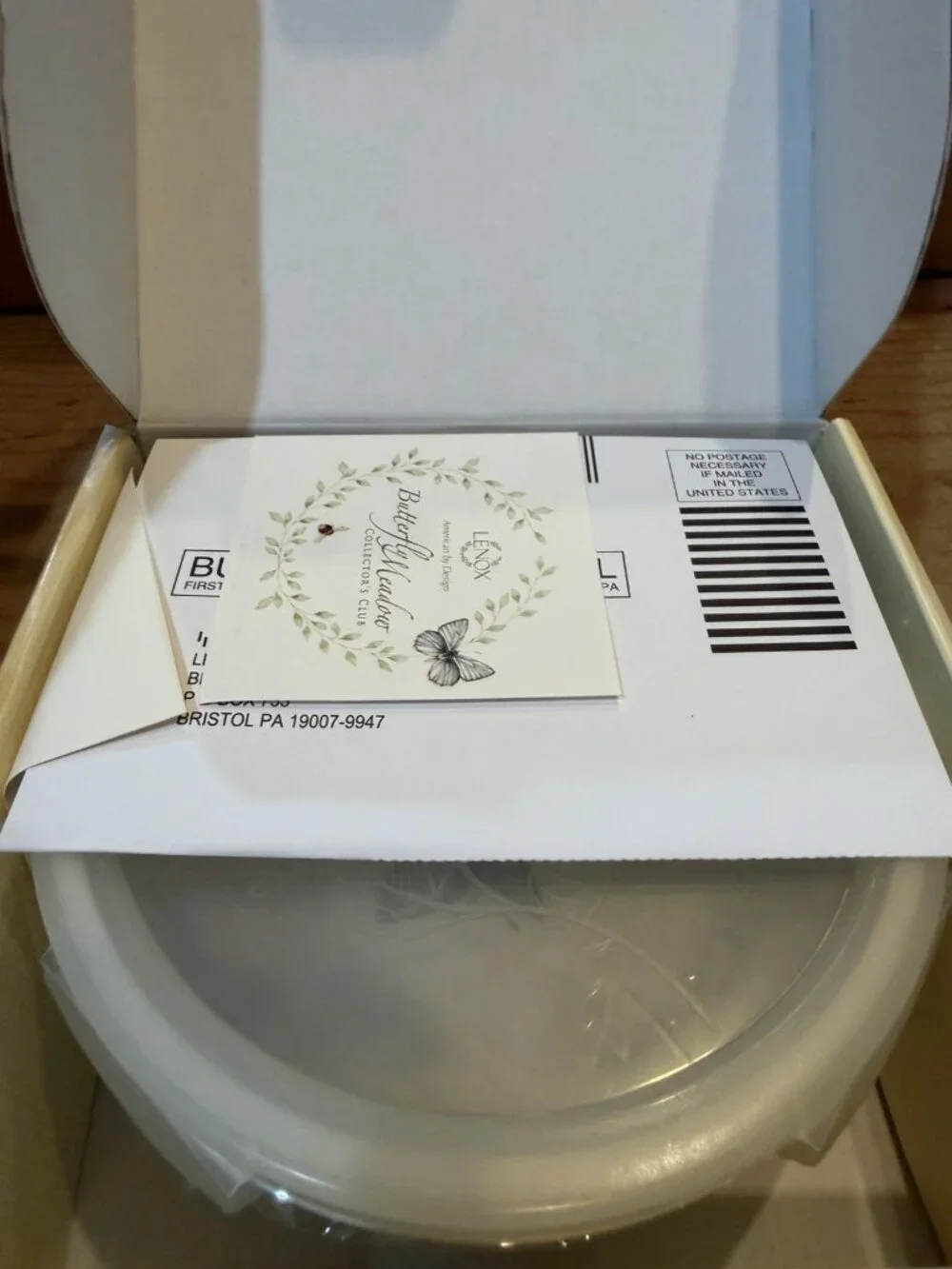 LENOX Butterfly Meadow Round Bowl Serve and Store W/ Locking Lid 20oz New W/ Box